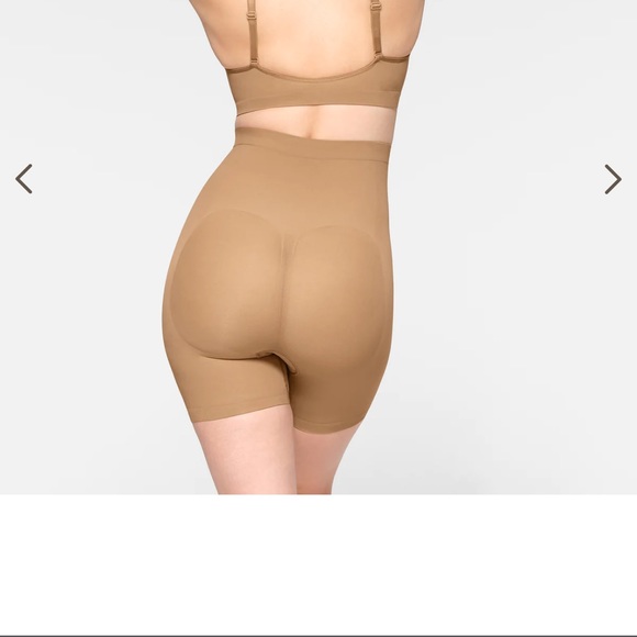 NWOT Skims Sculpt short - Picture 3 of 3